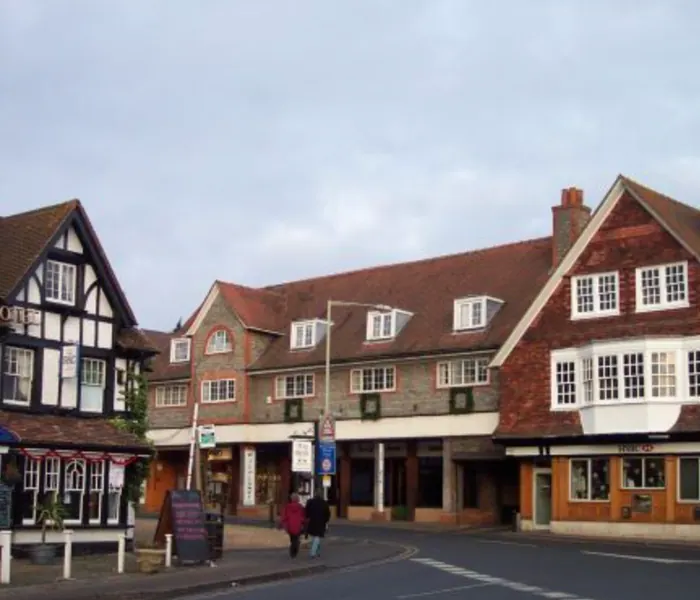 Pangbourne town centre — window cleaning by Andy Jones
